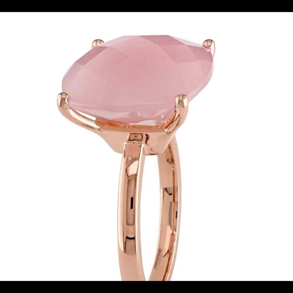 A new, never been worn ring